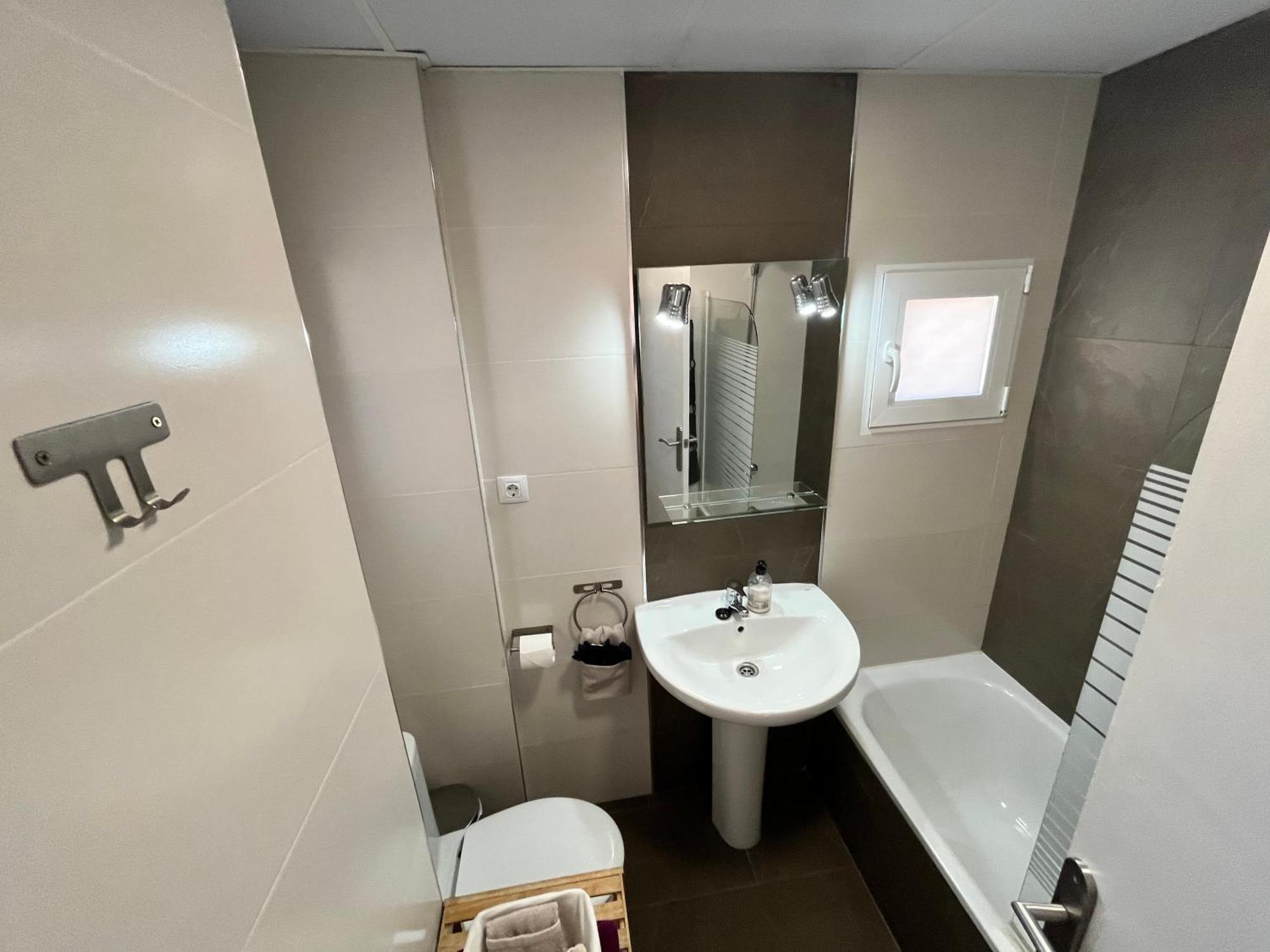 4 Bedrooms -Seneca Center Apartment Alicante Buitenkant foto